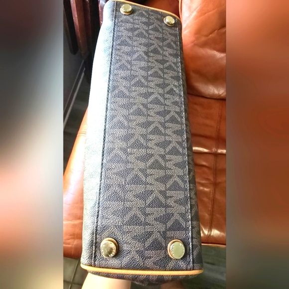 Michael Kors Brown Tote Bag, - Picture 8 of 17